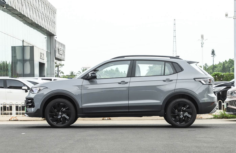 volkswagen  Tharu XR price